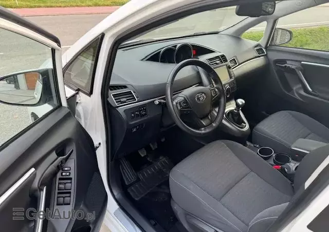 TOYOTA Verso 1.6 Premium