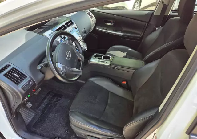 TOYOTA Prius+ Hybrid 135 Executive