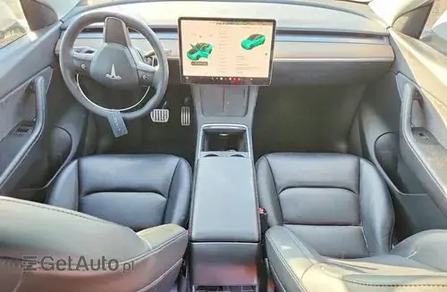TESLA Y 