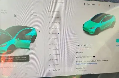 TESLA Y 