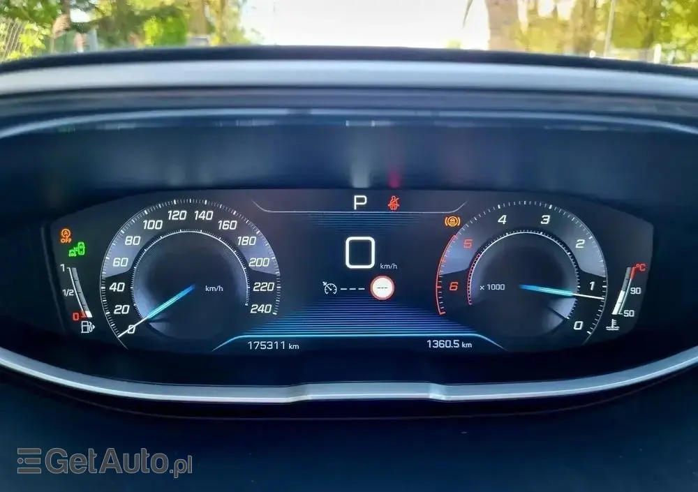 PEUGEOT 5008 BlueHDI 120 EAT6 Stop & Start Allure