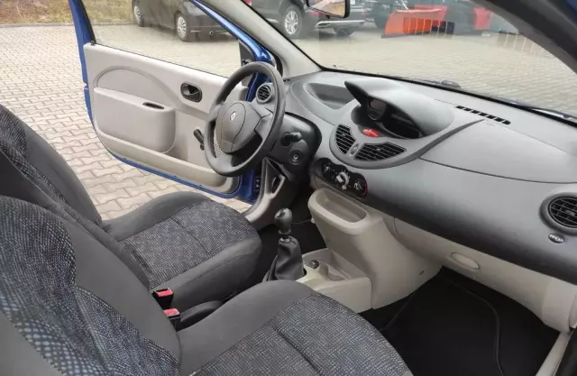 RENAULT Twingo 