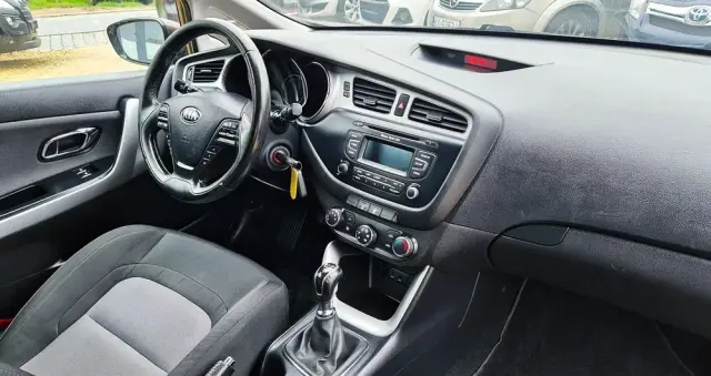 KIA Ceed Cee'd 1.6 GDI XL
