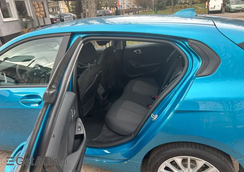 BMW Seria 1 118i Advantage