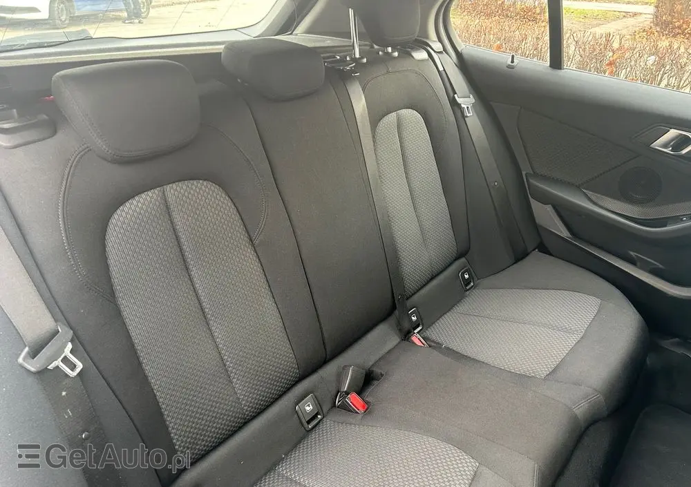 BMW Seria 1 118i Advantage