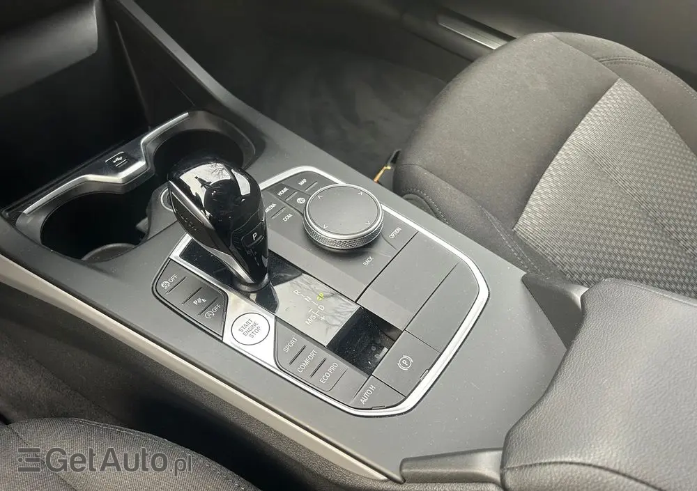 BMW Seria 1 118i Advantage