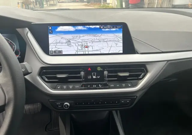 BMW Seria 1 118i Advantage