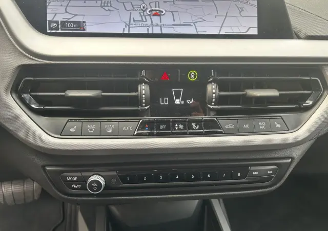 BMW Seria 1 118i Advantage