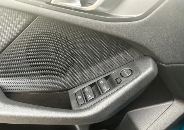 BMW Seria 1 118i Advantage