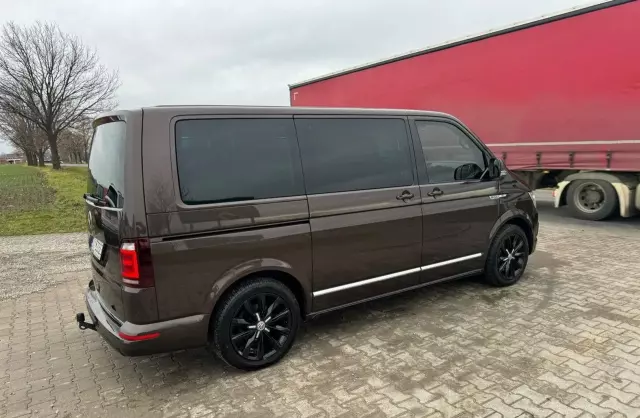 VOLKSWAGEN Multivan 