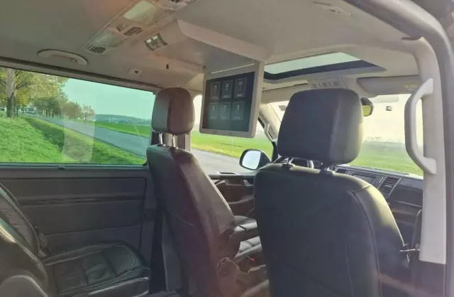 VOLKSWAGEN Multivan 