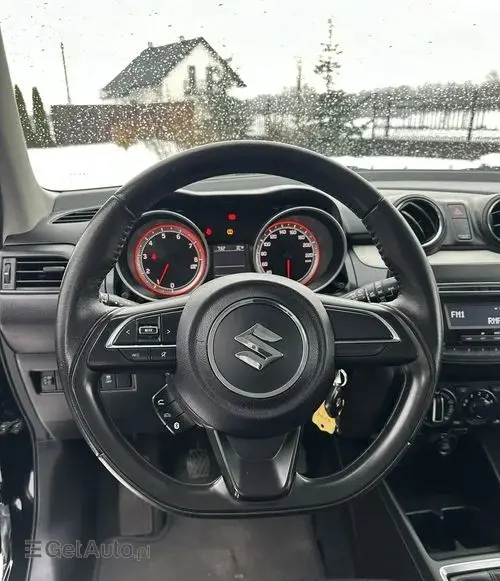 SUZUKI Swift 