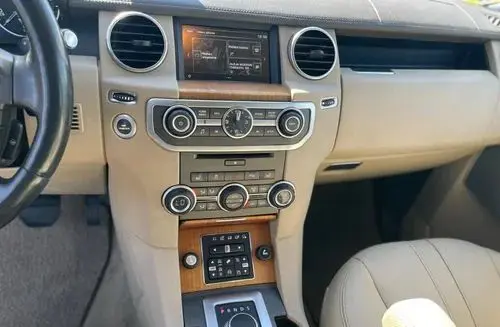 LAND ROVER Discovery 