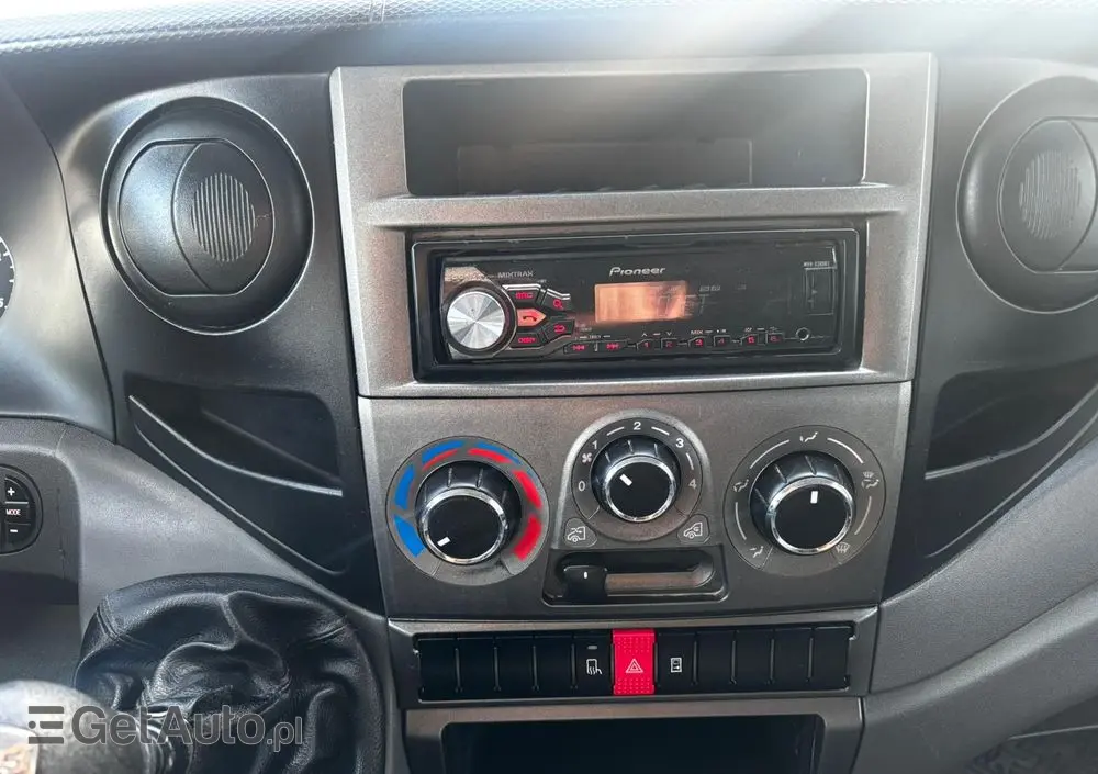 IVECO Daily Doka Dubelkabina 7 osób z wywrotką 