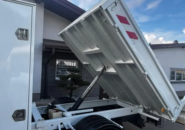 IVECO Daily Doka Dubelkabina 7 osób z wywrotką 