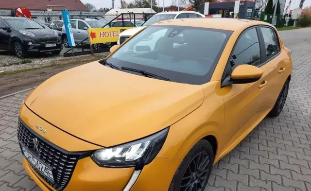 PEUGEOT 208 