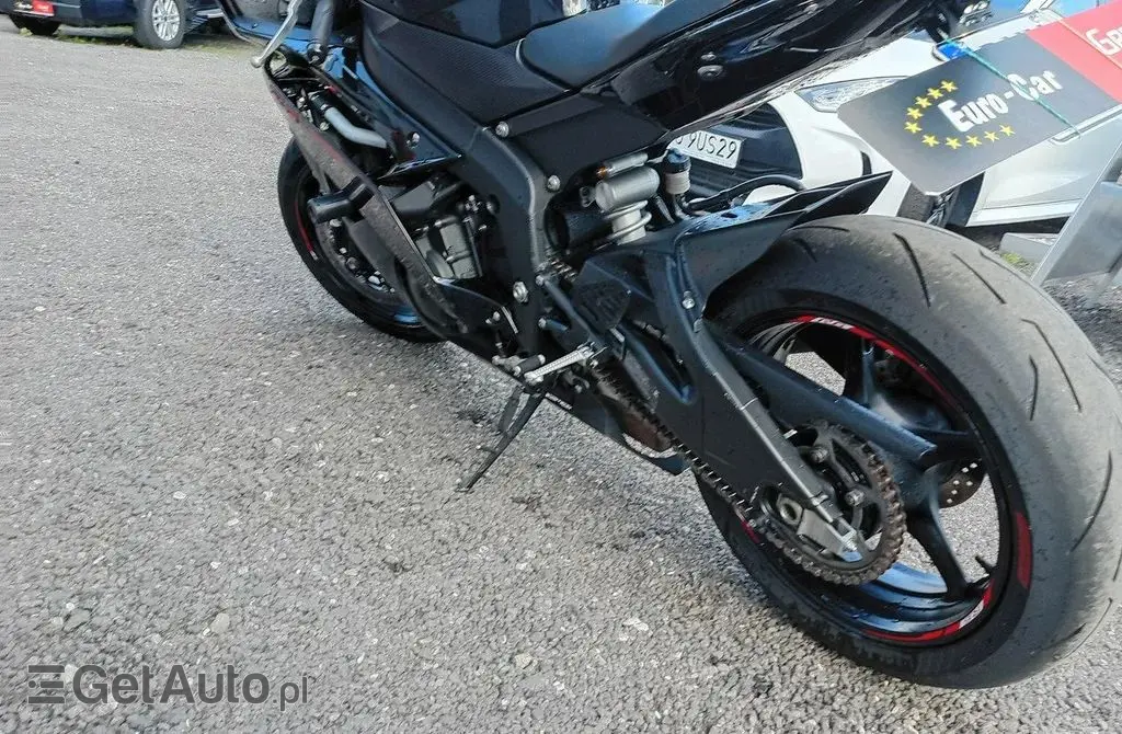 YAMAHA R6 