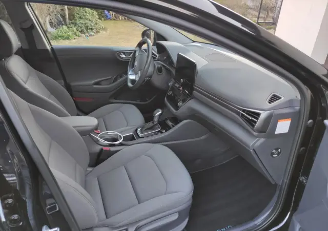 HYUNDAI IONIQ 1.6 GDI Premium