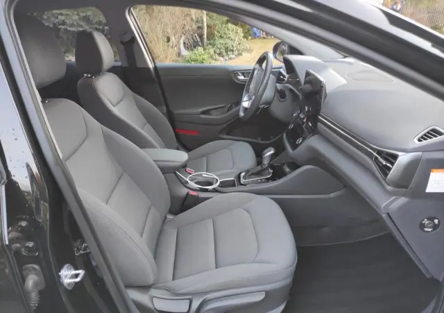 HYUNDAI IONIQ 1.6 GDI Premium