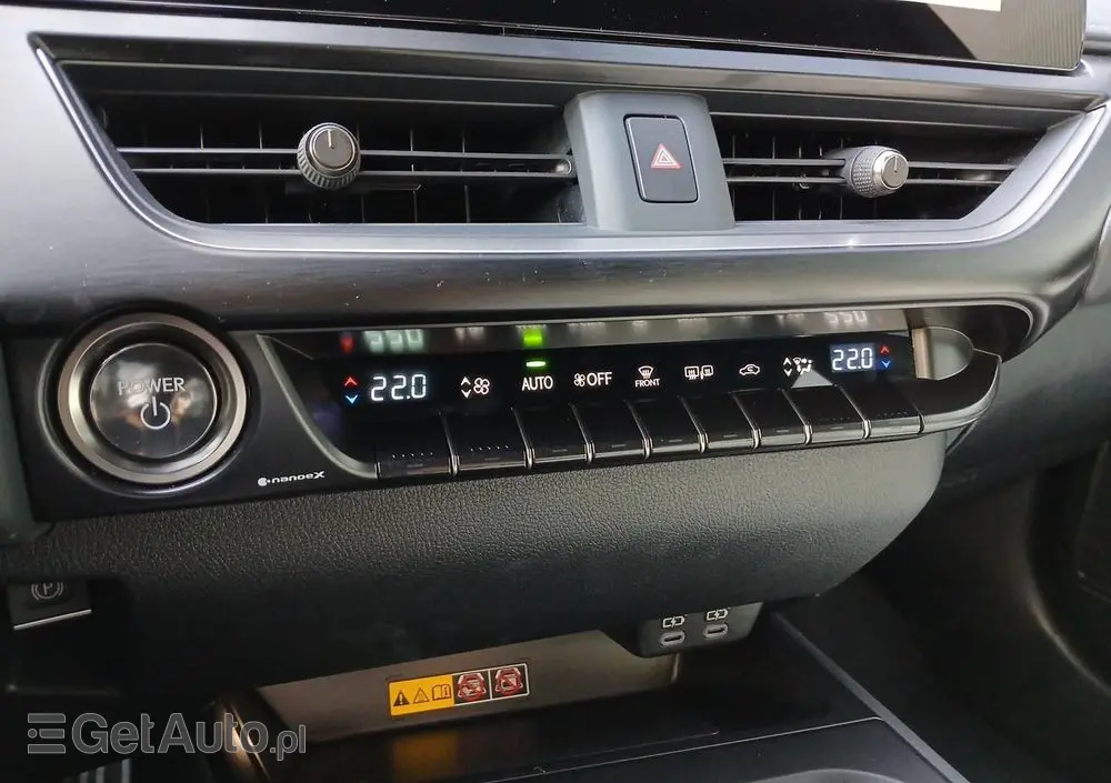 LEXUS UX 300h F Sport AWD