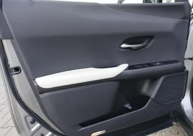 LEXUS UX 300h F Sport AWD