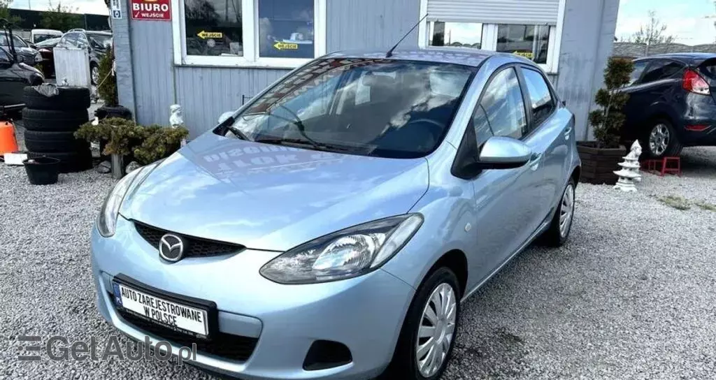 MAZDA 2 