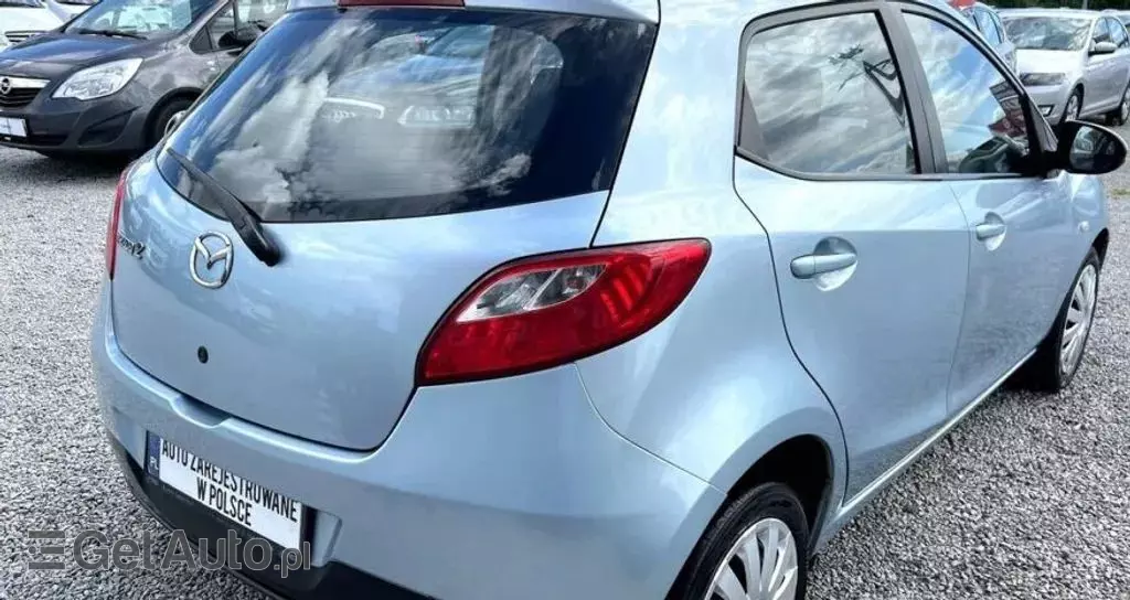 MAZDA 2 