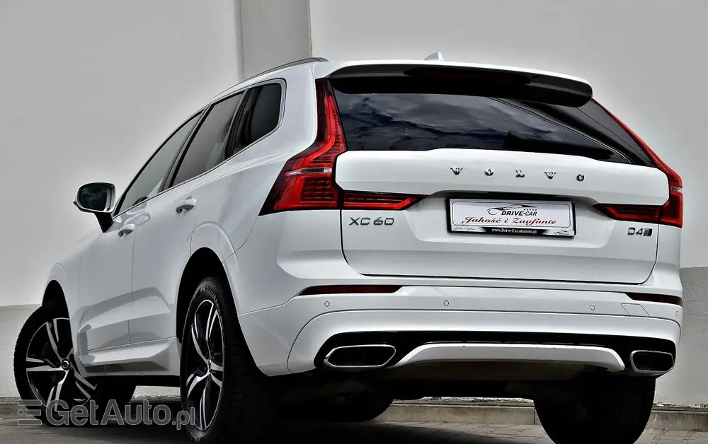 VOLVO XC 60 D4 R-Design