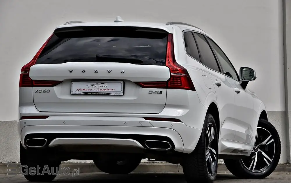 VOLVO XC 60 D4 R-Design