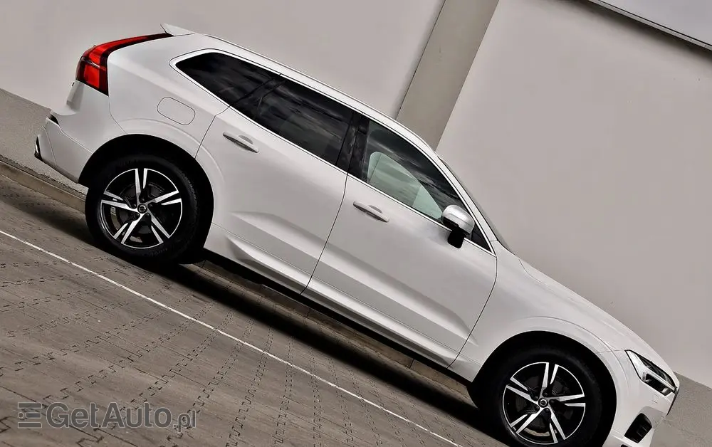VOLVO XC 60 D4 R-Design