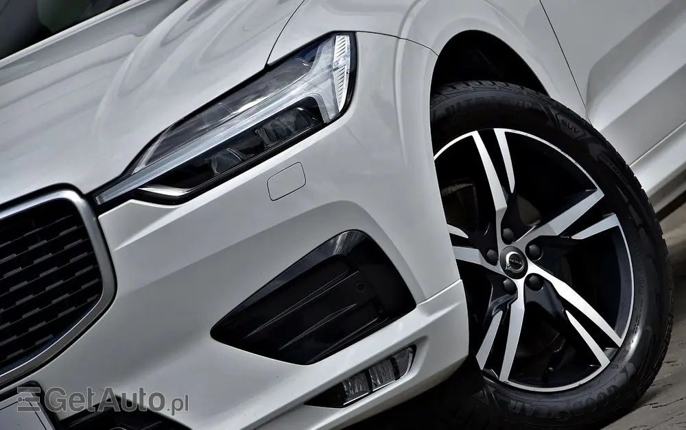 VOLVO XC 60 D4 R-Design