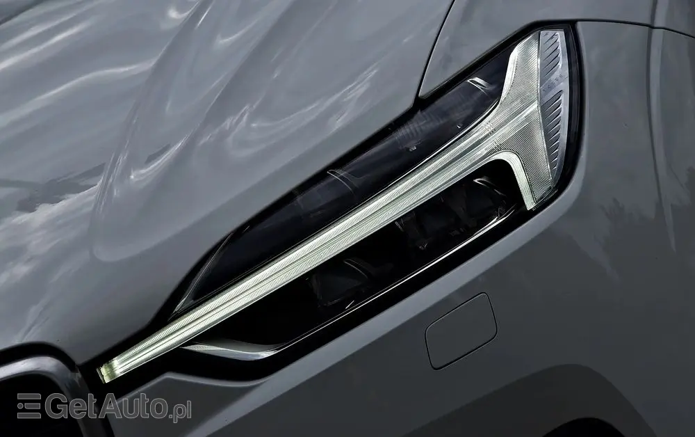 VOLVO XC 60 D4 R-Design