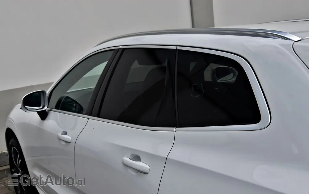 VOLVO XC 60 D4 R-Design