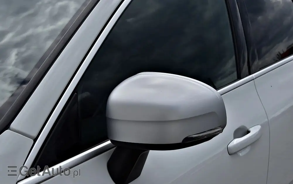 VOLVO XC 60 D4 R-Design