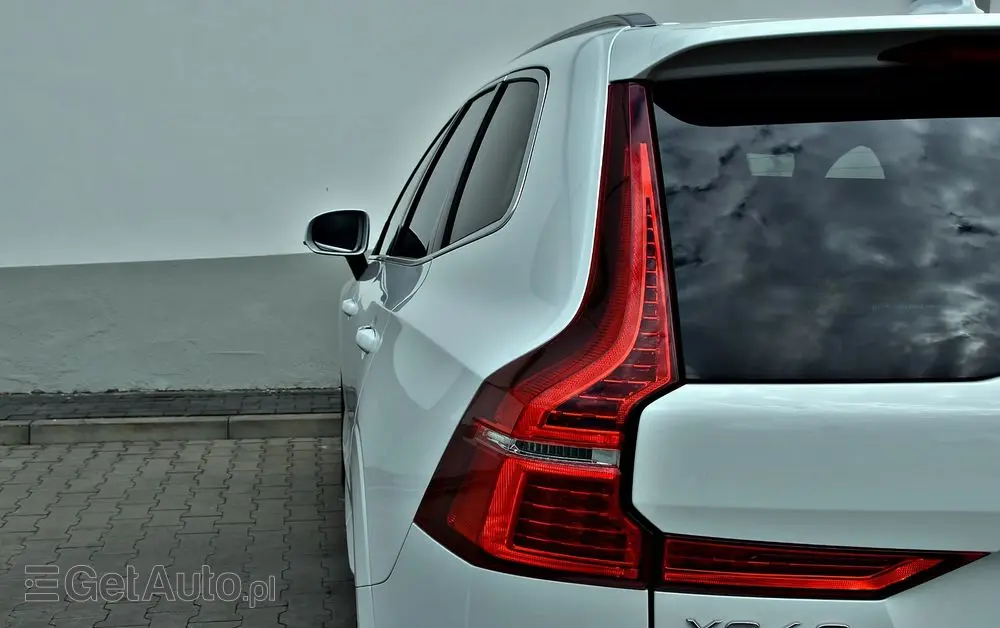 VOLVO XC 60 D4 R-Design