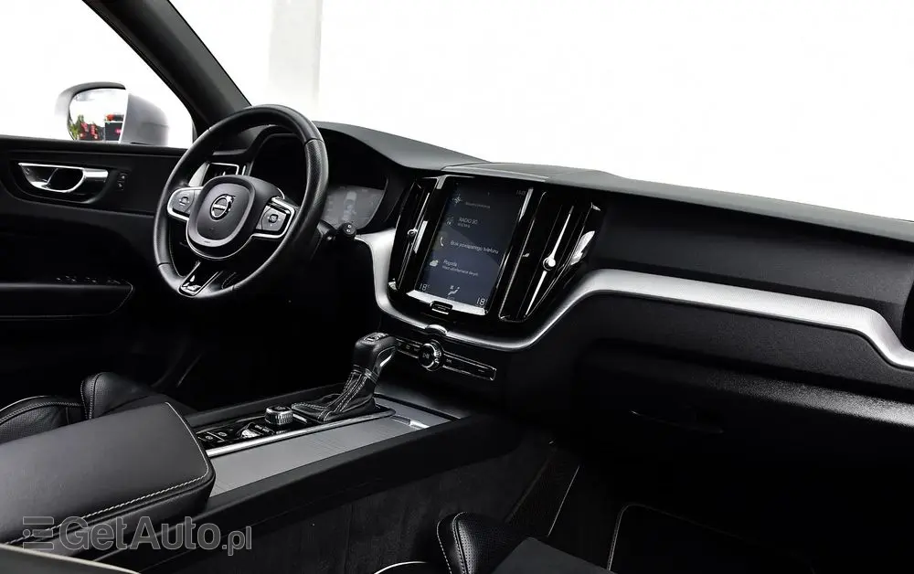 VOLVO XC 60 D4 R-Design