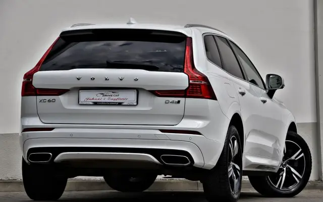 VOLVO XC 60 D4 R-Design