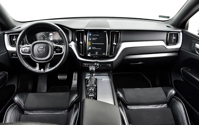 VOLVO XC 60 D4 R-Design