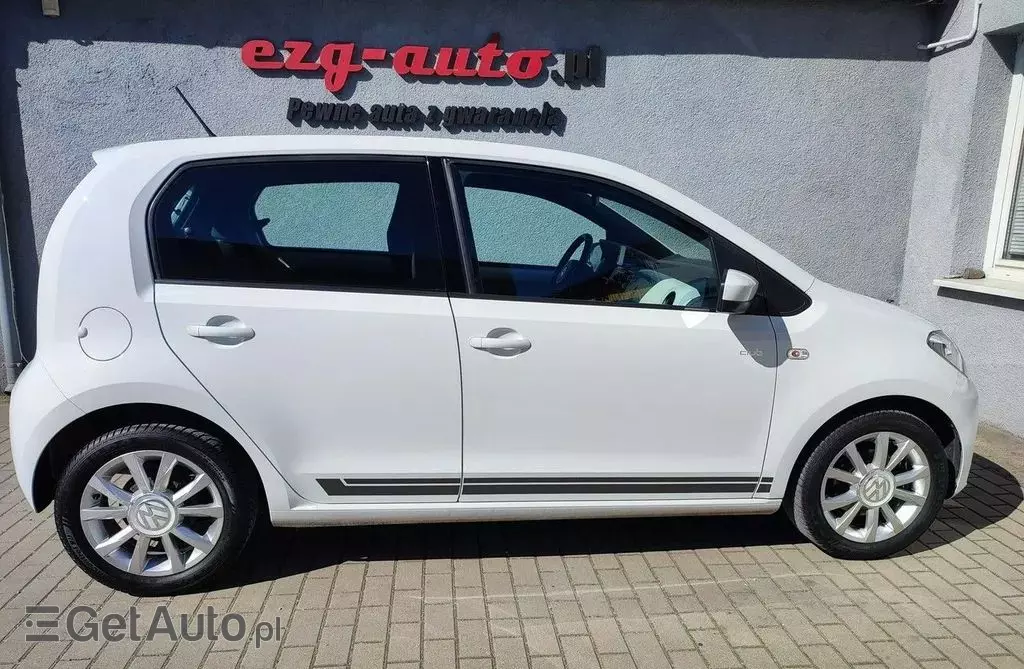 VOLKSWAGEN Up! 