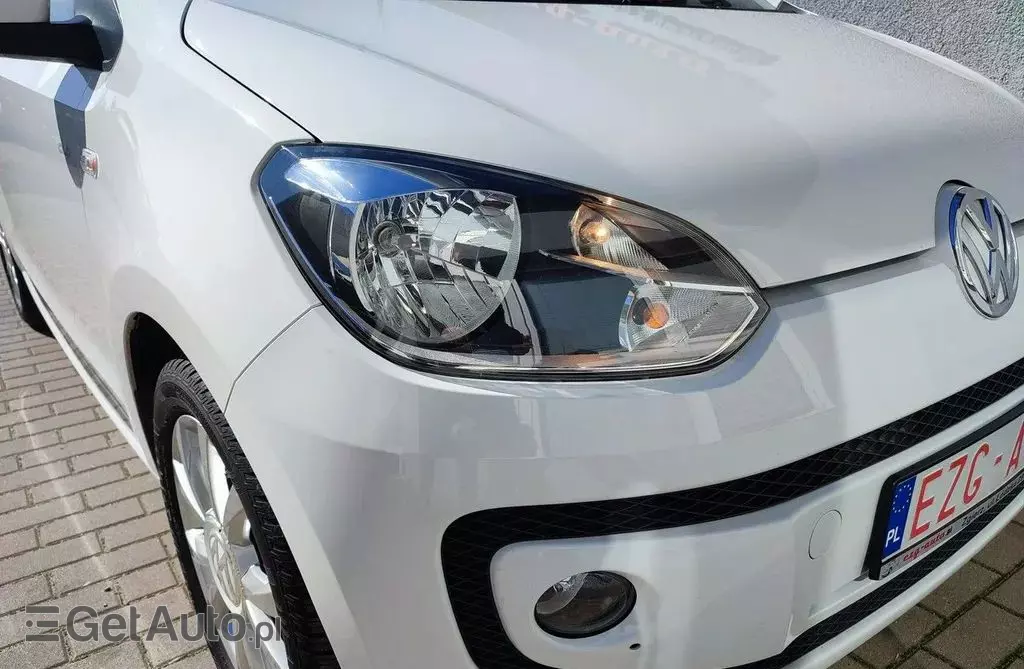 VOLKSWAGEN Up! 