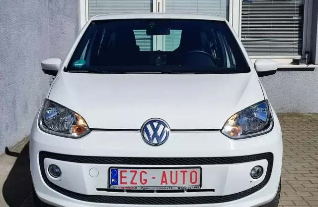 VOLKSWAGEN Up! 