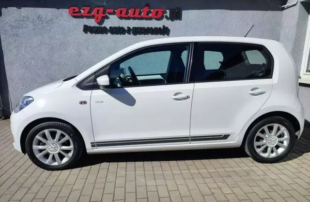 VOLKSWAGEN Up! 