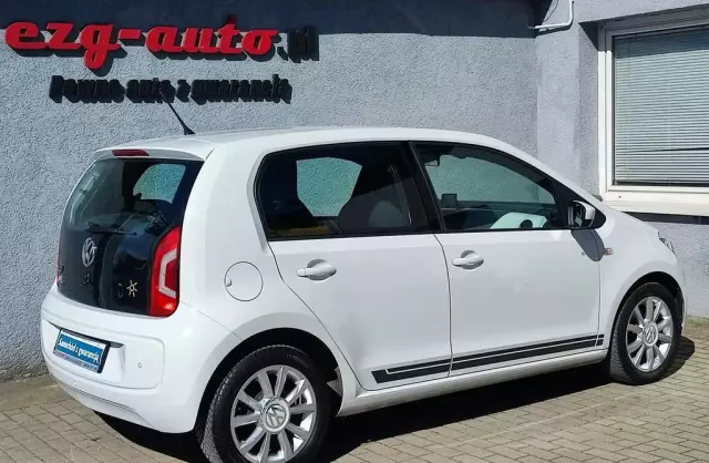VOLKSWAGEN Up! 