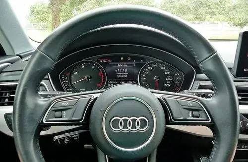AUDI A4 