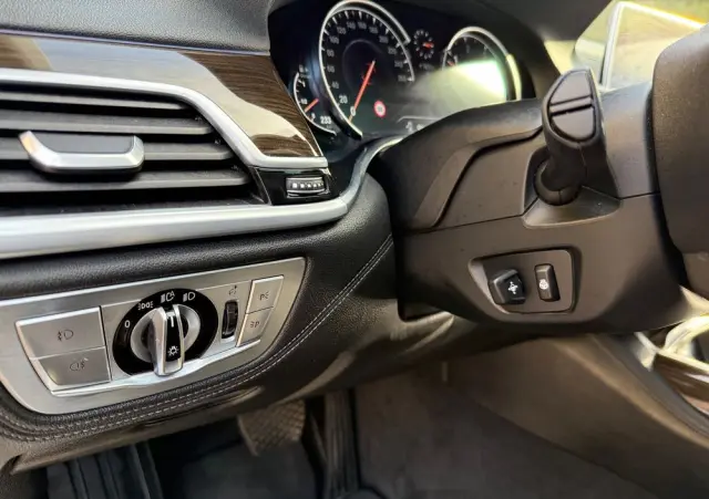 BMW Seria 7 740d xDrive