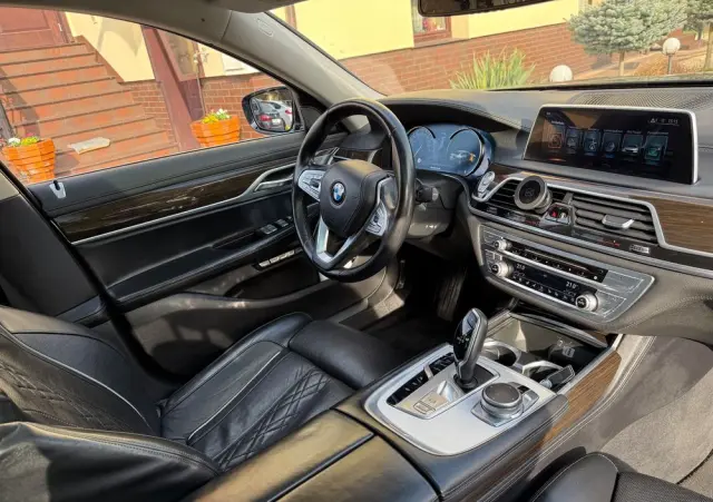 BMW Seria 7 740d xDrive