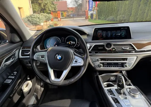 BMW Seria 7 740d xDrive