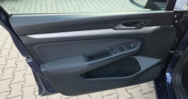 VOLKSWAGEN Golf Variant 1.5 eTSI EVO Life DSG