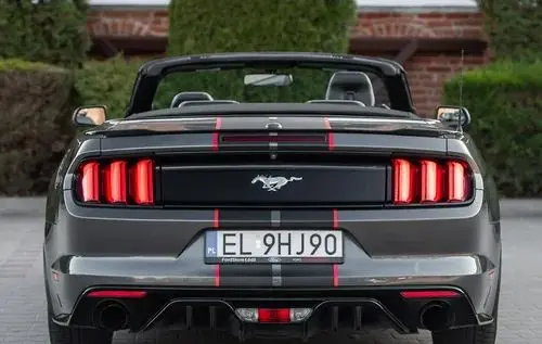 FORD Mustang 