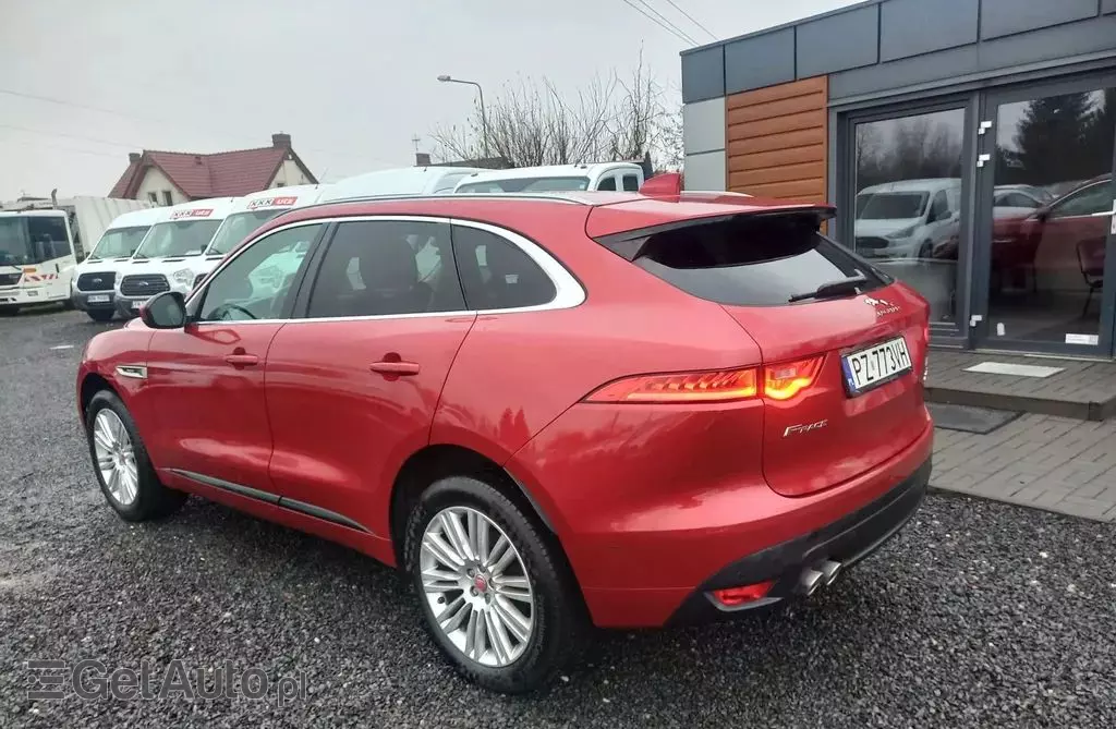 JAGUAR F-Pace 